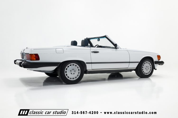 89_Mercedes_Benz_560SL_2259-81