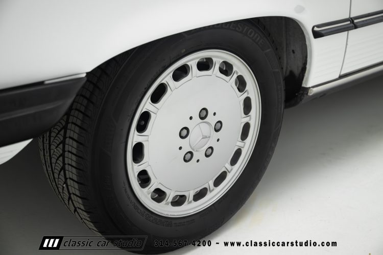 89_Mercedes_Benz_560SL_2259-82