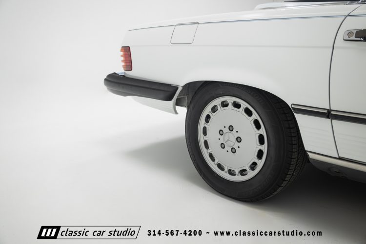 89_Mercedes_Benz_560SL_2259-85