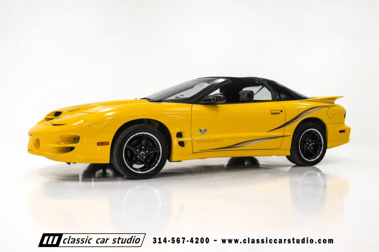 2002_Pontiac_Trans_Am_WS6_2266-1