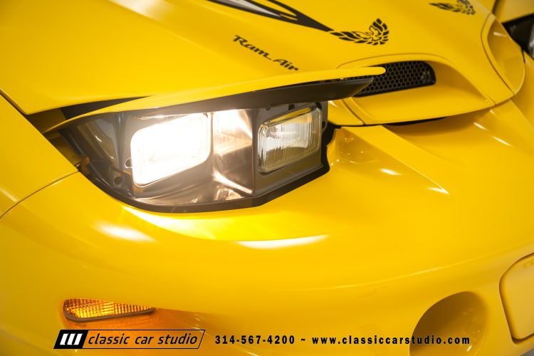 2002_Pontiac_Trans_Am_WS6_2266-101