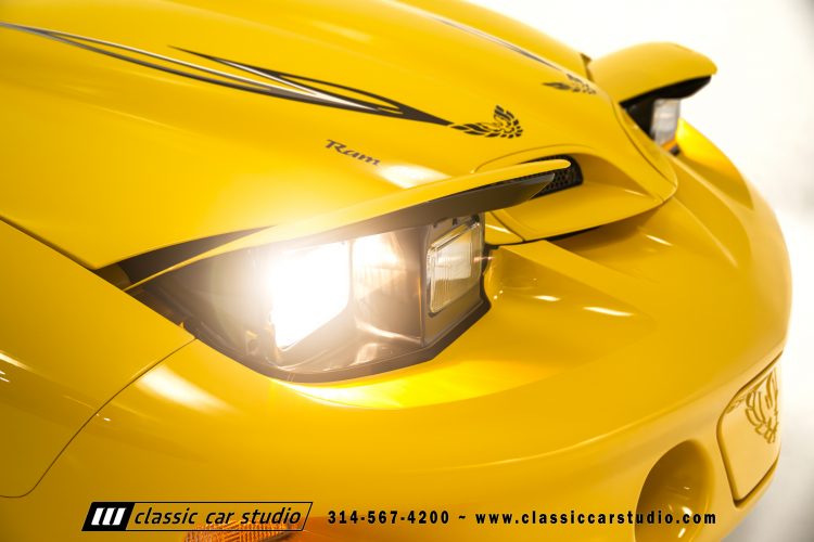 2002_Pontiac_Trans_Am_WS6_2266-102