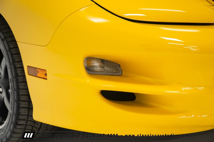 2002_Pontiac_Trans_Am_WS6_2266-103