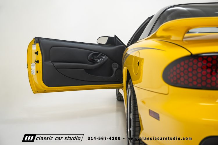 2002_Pontiac_Trans_Am_WS6_2266-107