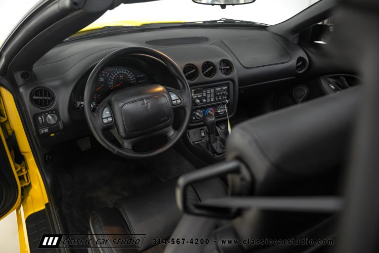 2002_Pontiac_Trans_Am_WS6_2266-109