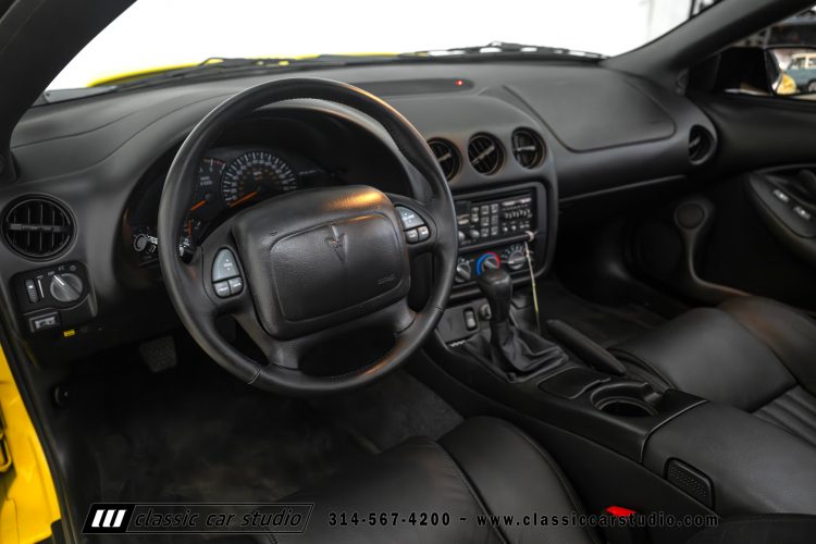 2002_Pontiac_Trans_Am_WS6_2266-110