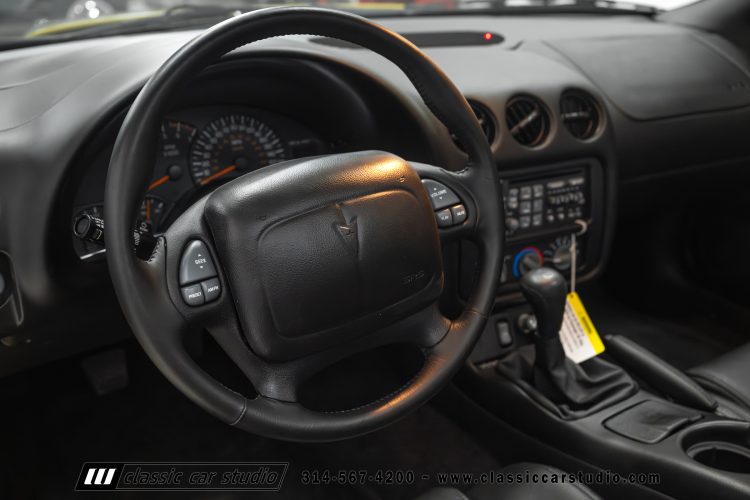 2002_Pontiac_Trans_Am_WS6_2266-125