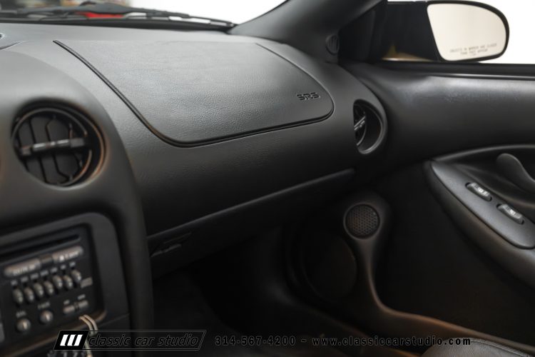 2002_Pontiac_Trans_Am_WS6_2266-136