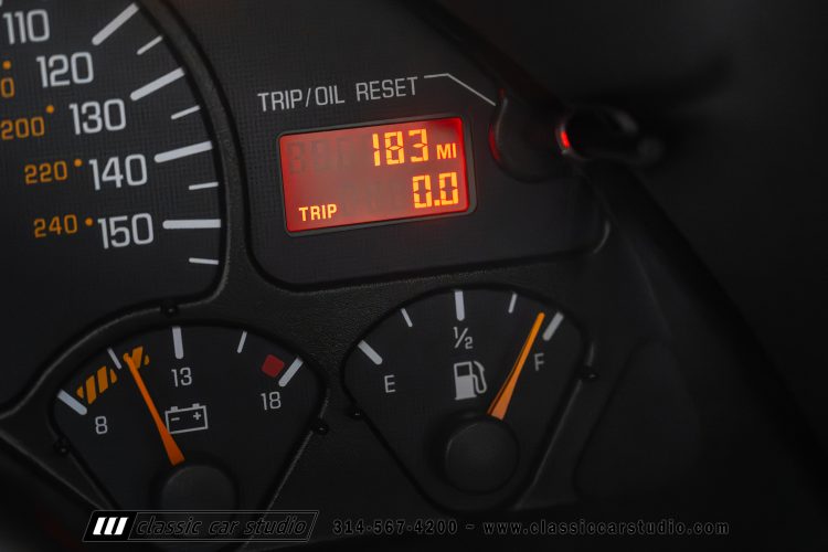 2002_Pontiac_Trans_Am_WS6_2266-140