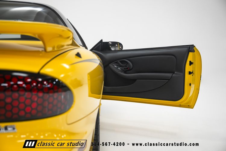 2002_Pontiac_Trans_Am_WS6_2266-151