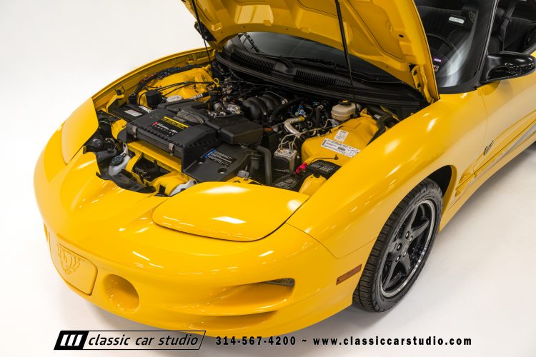 2002_Pontiac_Trans_Am_WS6_2266-155