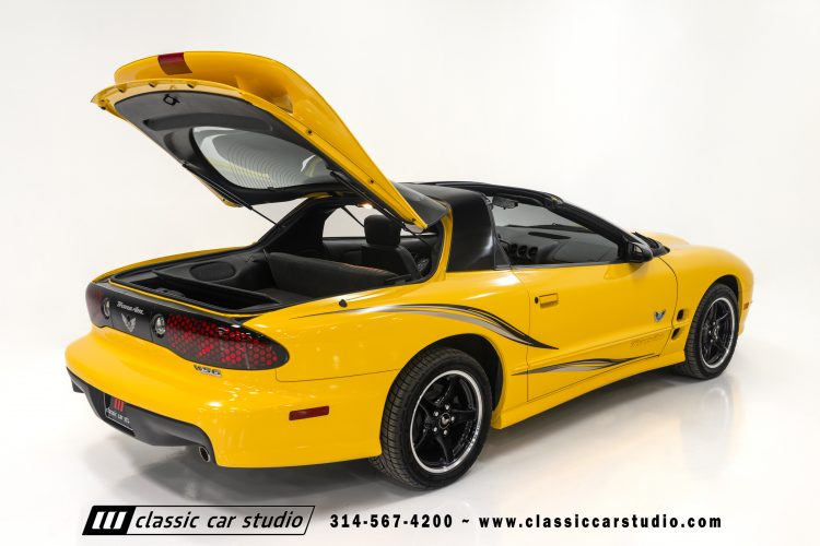 2002_Pontiac_Trans_Am_WS6_2266-171