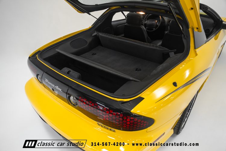 2002_Pontiac_Trans_Am_WS6_2266-172
