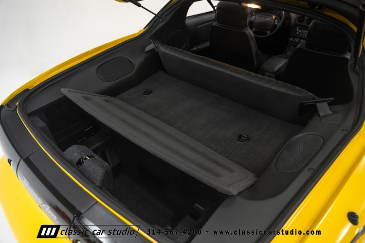 2002_Pontiac_Trans_Am_WS6_2266-173