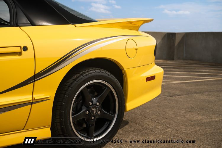 2002_Pontiac_Trans_Am_WS6_2266-235