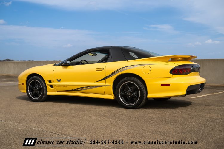 2002_Pontiac_Trans_Am_WS6_2266-239