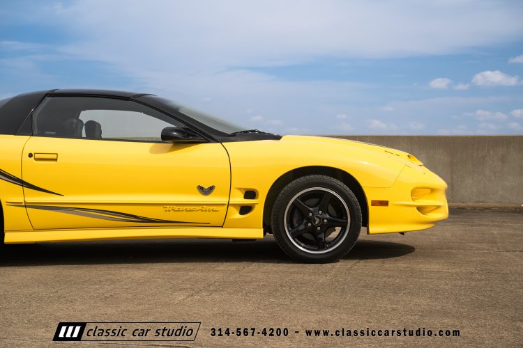 2002_Pontiac_Trans_Am_WS6_2266-256