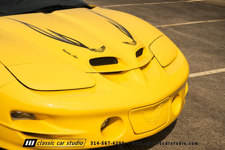 2002_Pontiac_Trans_Am_WS6_2266-259