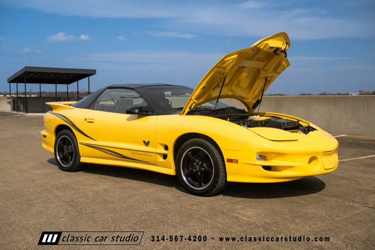 2002_Pontiac_Trans_Am_WS6_2266-260