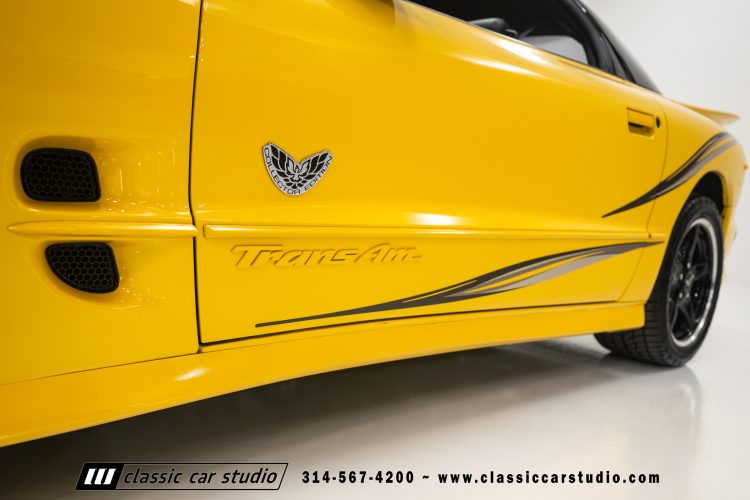 2002_Pontiac_Trans_Am_WS6_2266-37