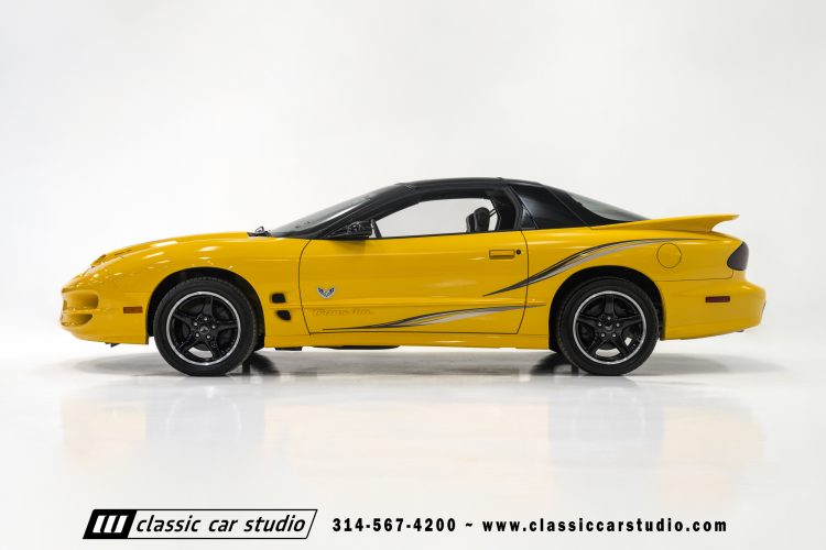2002_Pontiac_Trans_Am_WS6_2266-46