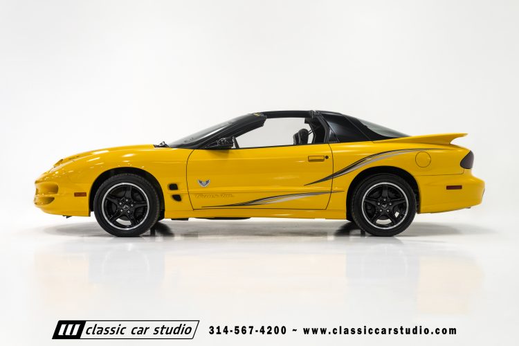 2002_Pontiac_Trans_Am_WS6_2266-47