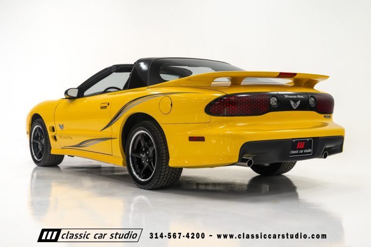 2002_Pontiac_Trans_Am_WS6_2266-62