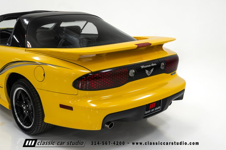 2002_Pontiac_Trans_Am_WS6_2266-66
