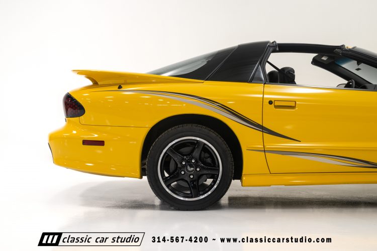 2002_Pontiac_Trans_Am_WS6_2266-79
