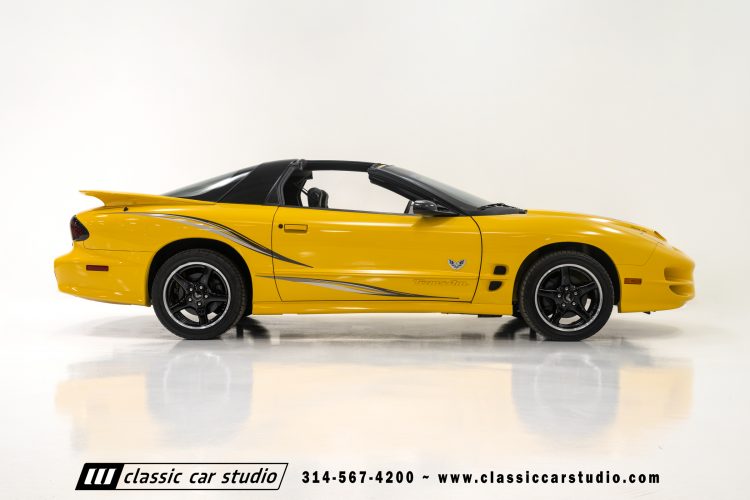 2002_Pontiac_Trans_Am_WS6_2266-85