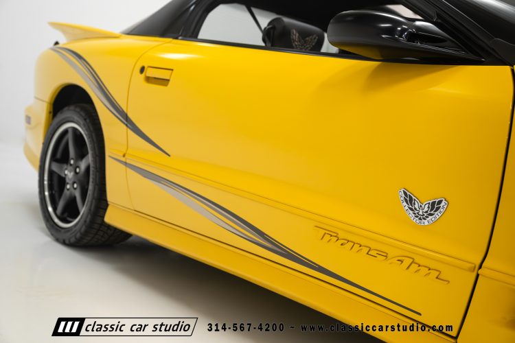 2002_Pontiac_Trans_Am_WS6_2266-87