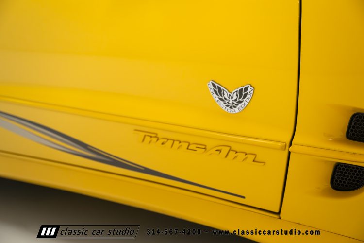 2002_Pontiac_Trans_Am_WS6_2266-89