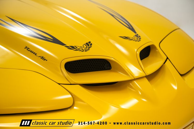 2002_Pontiac_Trans_Am_WS6_2266-97
