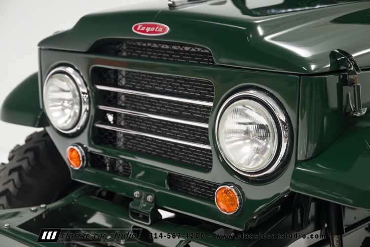 59_Toyota_Land_Cruiser_FJ25-2209-10