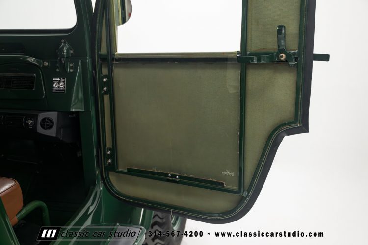 59_Toyota_Land_Cruiser_FJ25-2209-88