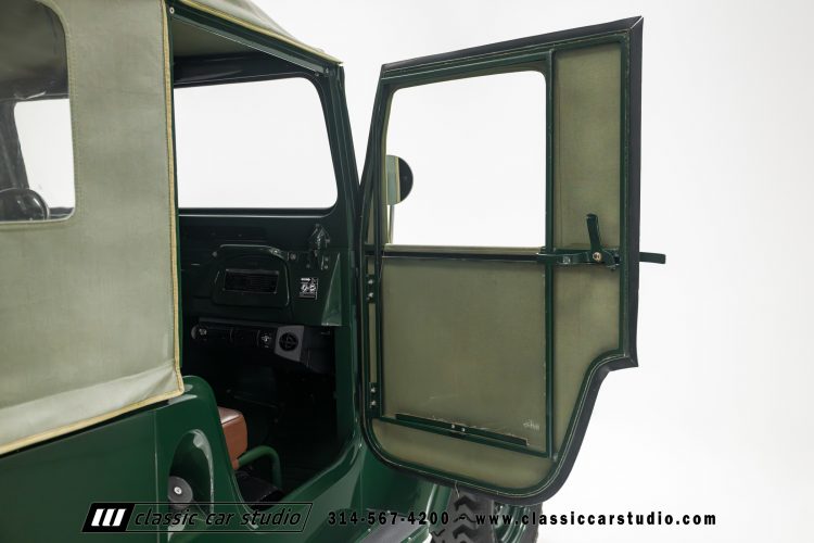 59_Toyota_Land_Cruiser_FJ25-2209-89