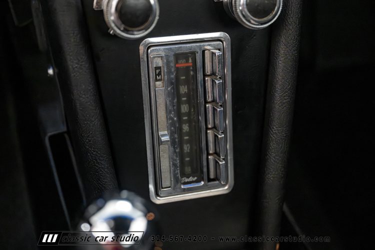 67_Chevrolet_Corvette_2242-106