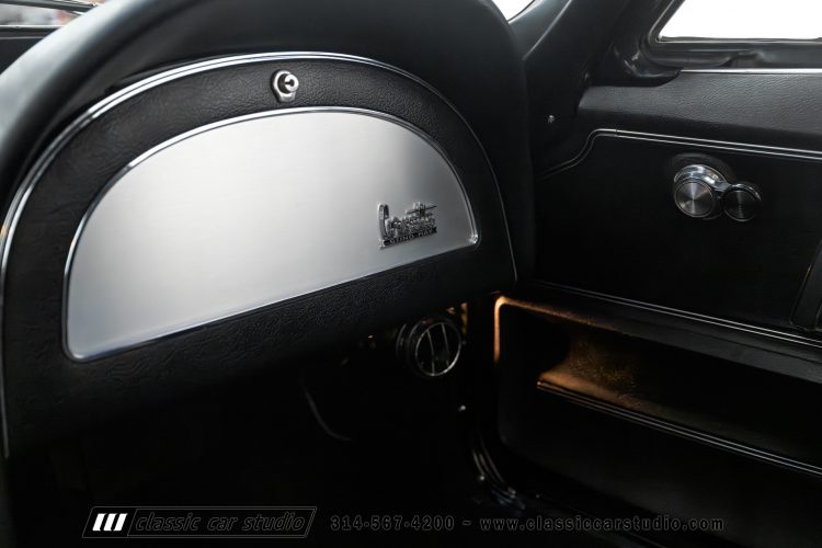 67_Chevrolet_Corvette_2242-109