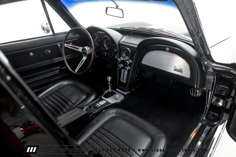 67_Chevrolet_Corvette_2242-113