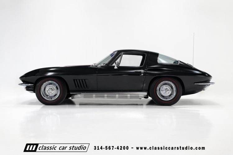 67_Chevrolet_Corvette_2242-29
