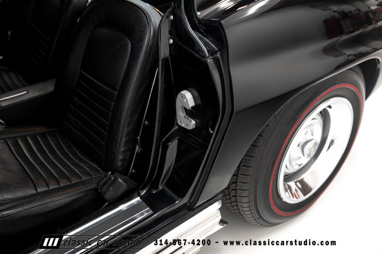 67_Chevrolet_Corvette_2242-90