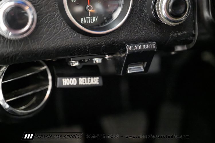 67_Chevrolet_Corvette_2242-94