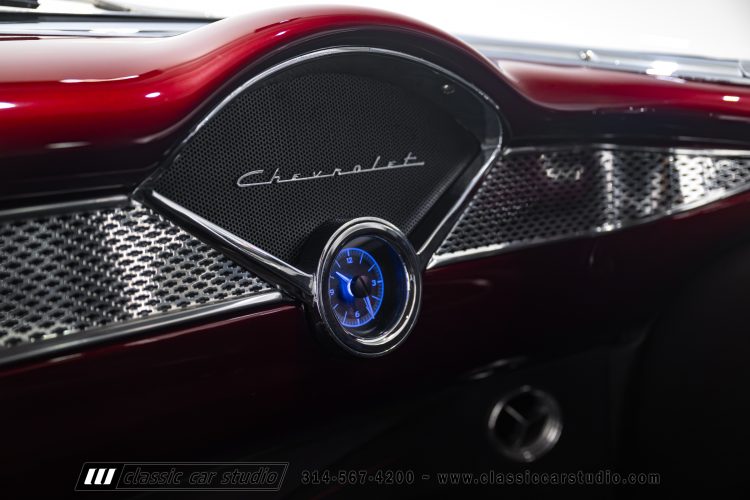55_Chevrolet_Nomad_01_2254-102