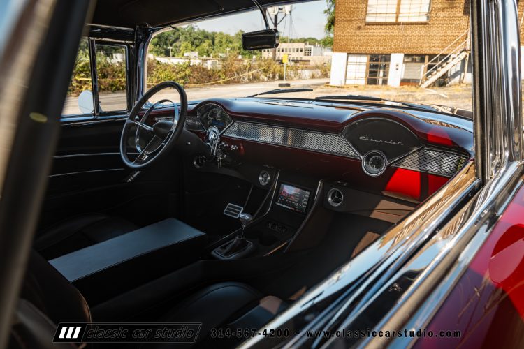 55_Chevrolet_Nomad_2254-171