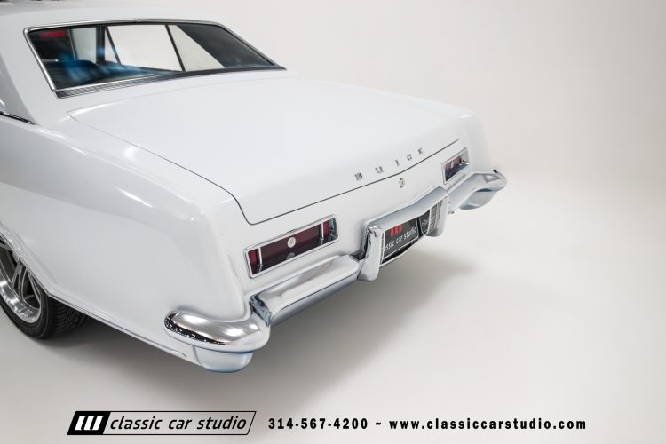 63_Buick_Riviera_2241-39