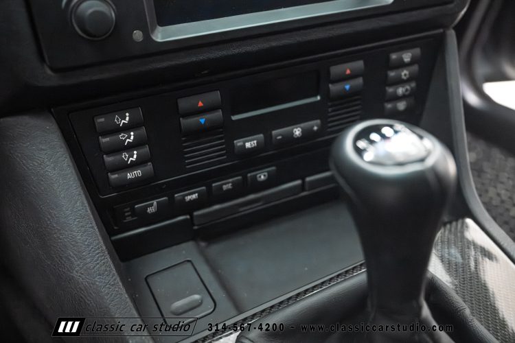 2000_BMW_M5_2247-102