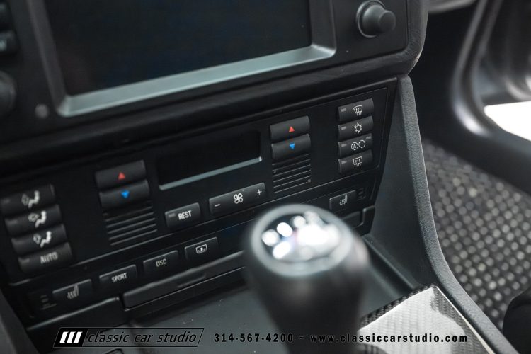 2000_BMW_M5_2247-103