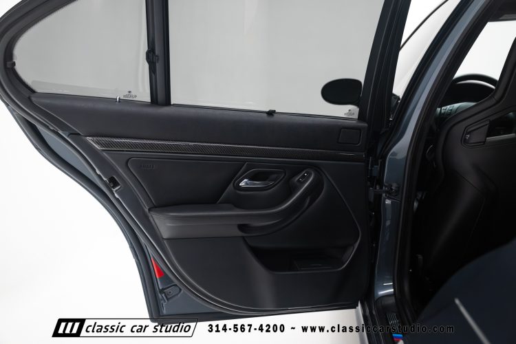 2000_BMW_M5_2247-108