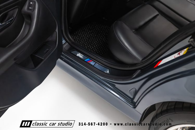 2000_BMW_M5_2247-110