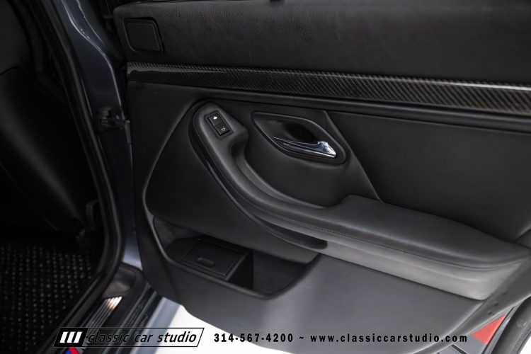 2000_BMW_M5_2247-119